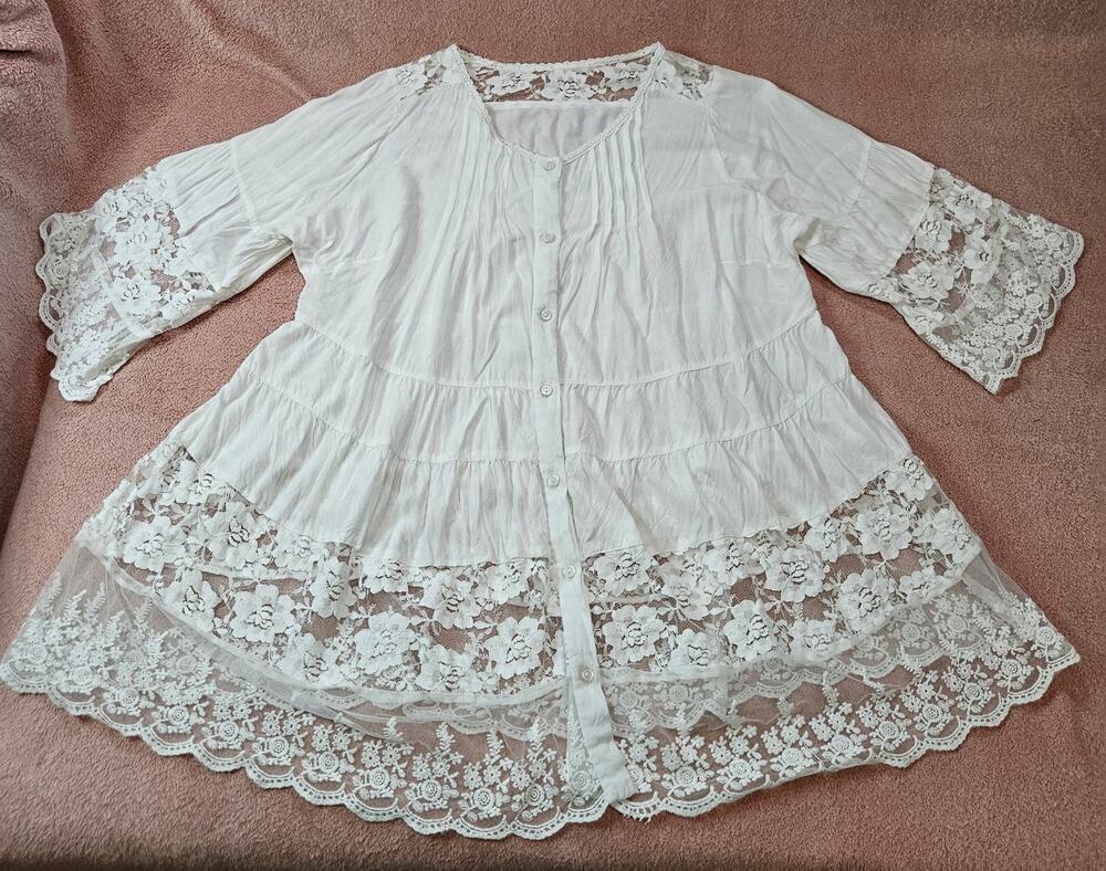 Denim 24/7 White Rayon Button-Down Tiered Blouse with Lace Sleeves & Hem Sz 16W